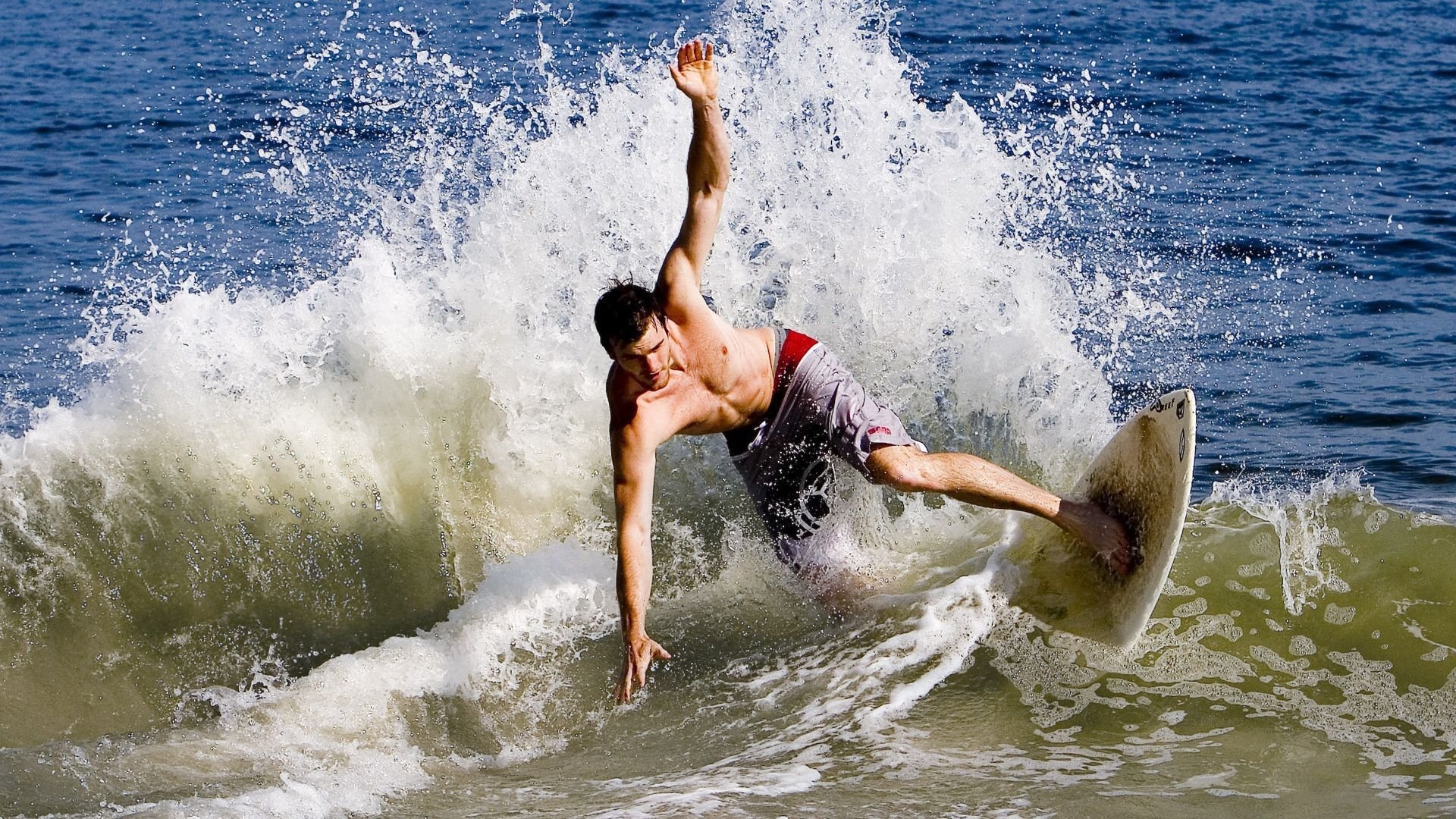 乌干达男篮在非洲大赛中崭露头角，体育精神无限